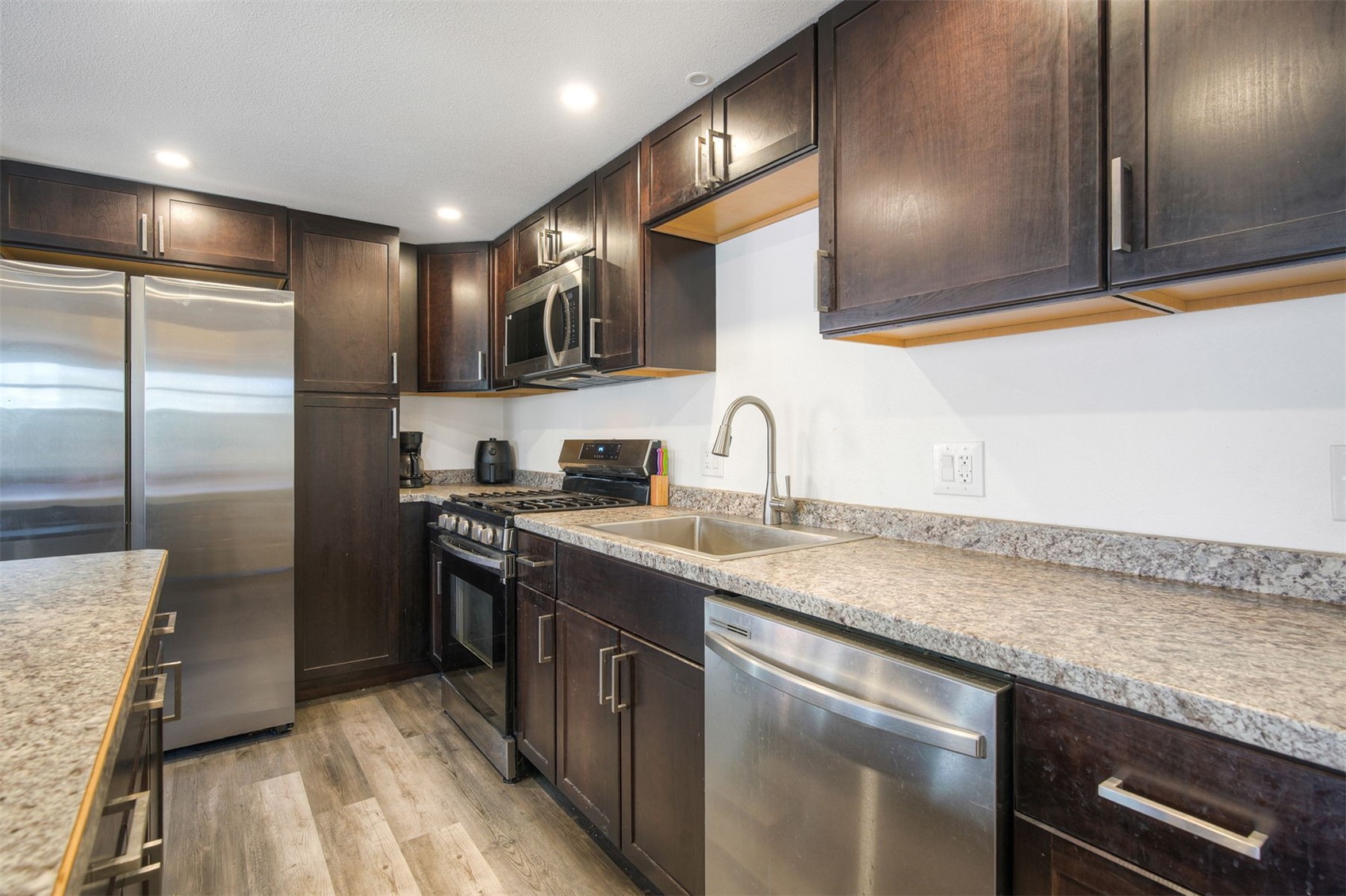 85 Revett DRIVE 26