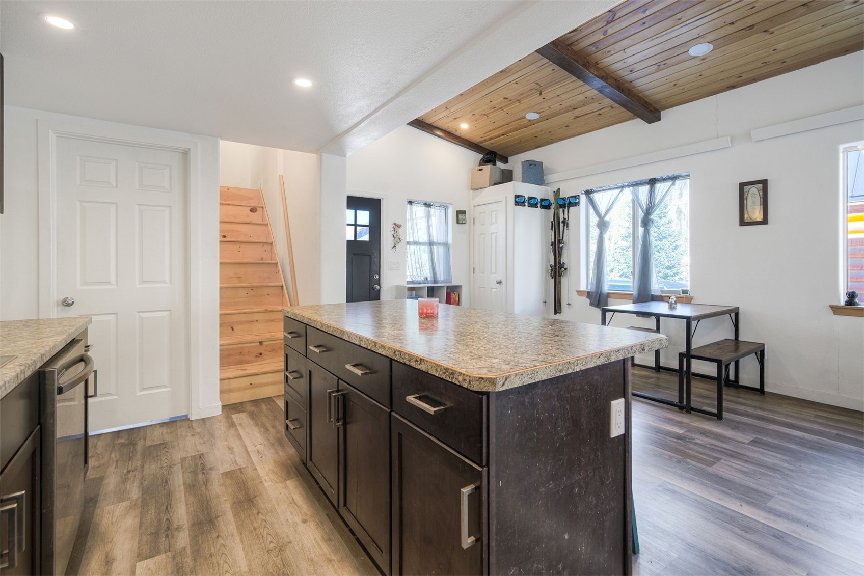 85 Revett DRIVE 26