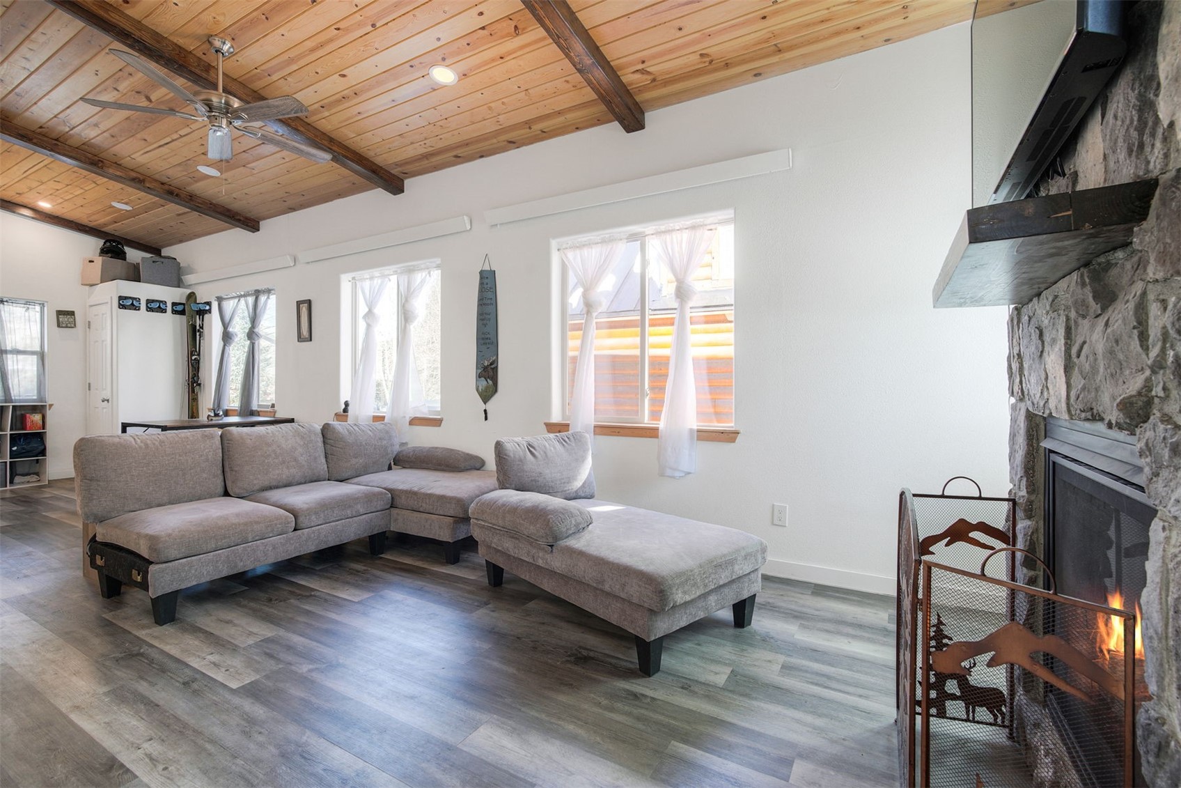85 Revett DRIVE 26