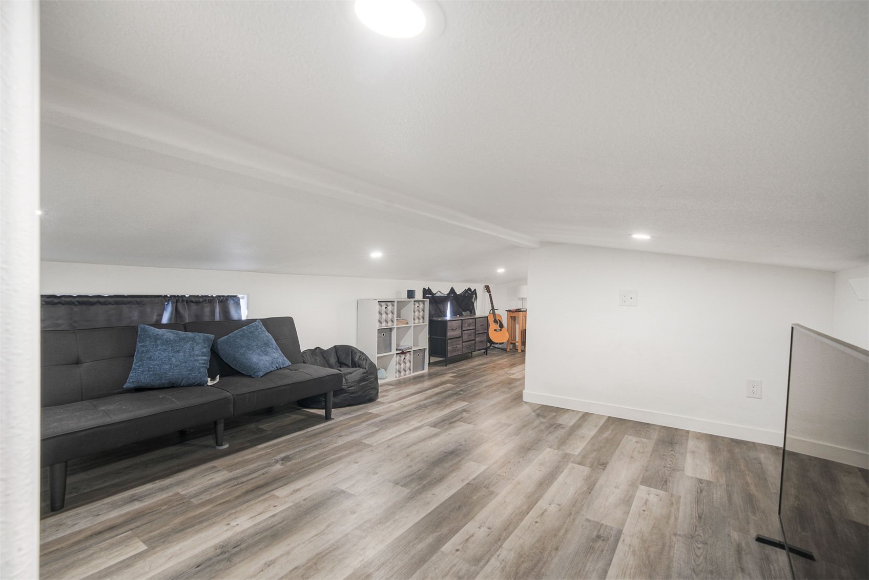 85 Revett DRIVE 26