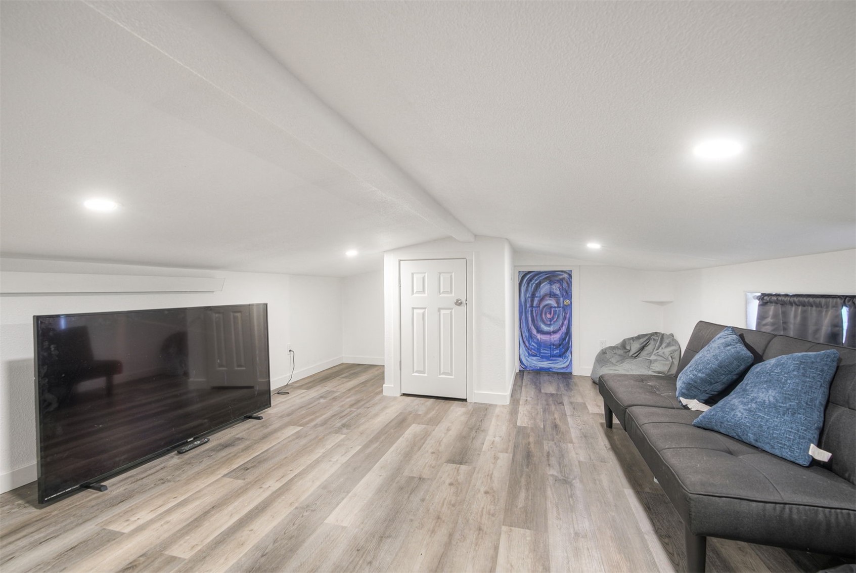 85 Revett DRIVE 26