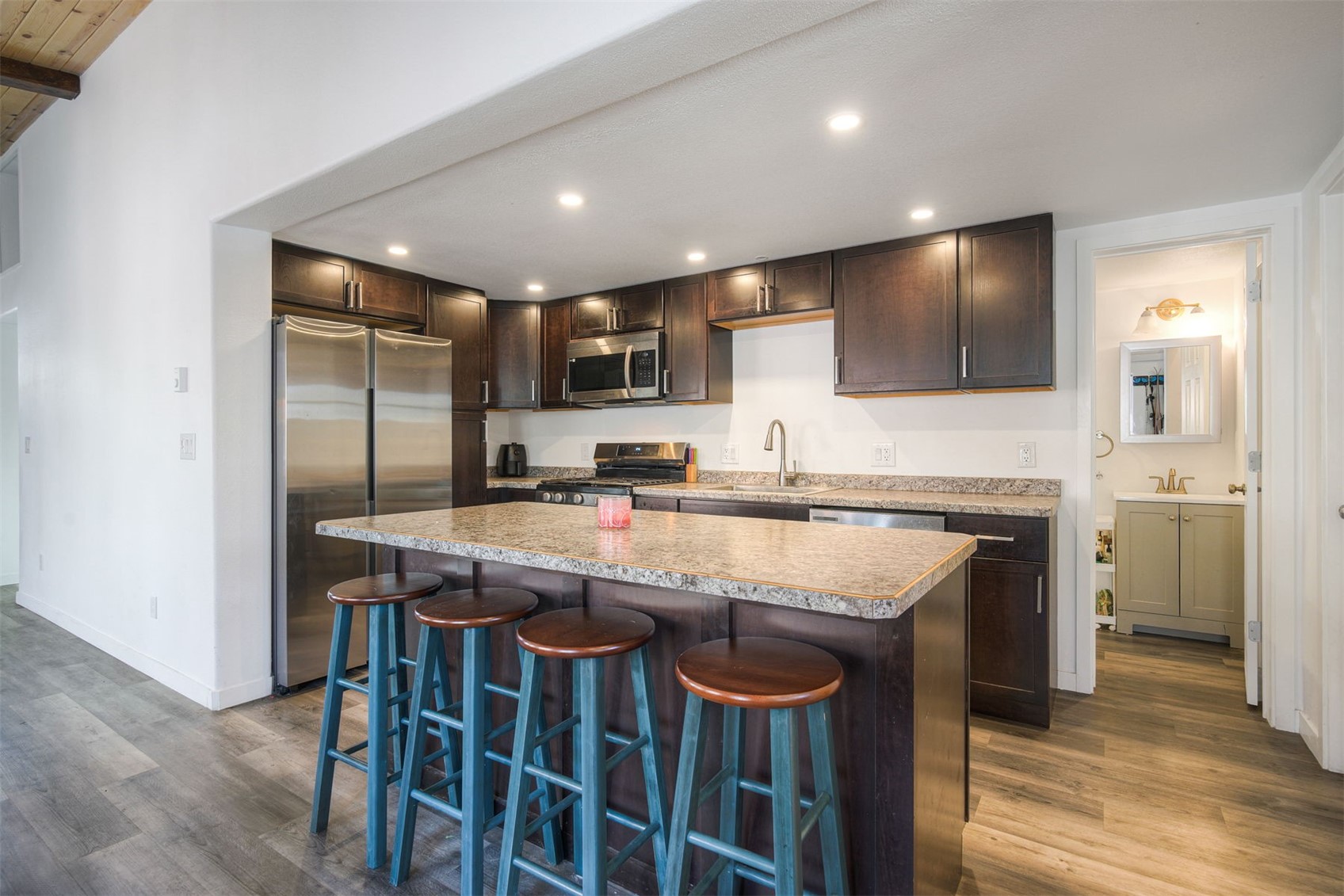 85 Revett DRIVE 26