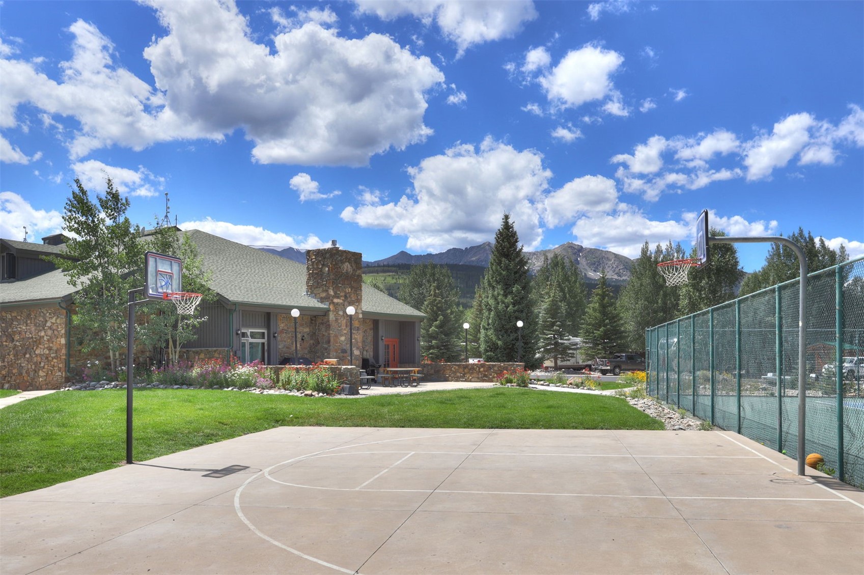 85 Revett DRIVE 26
