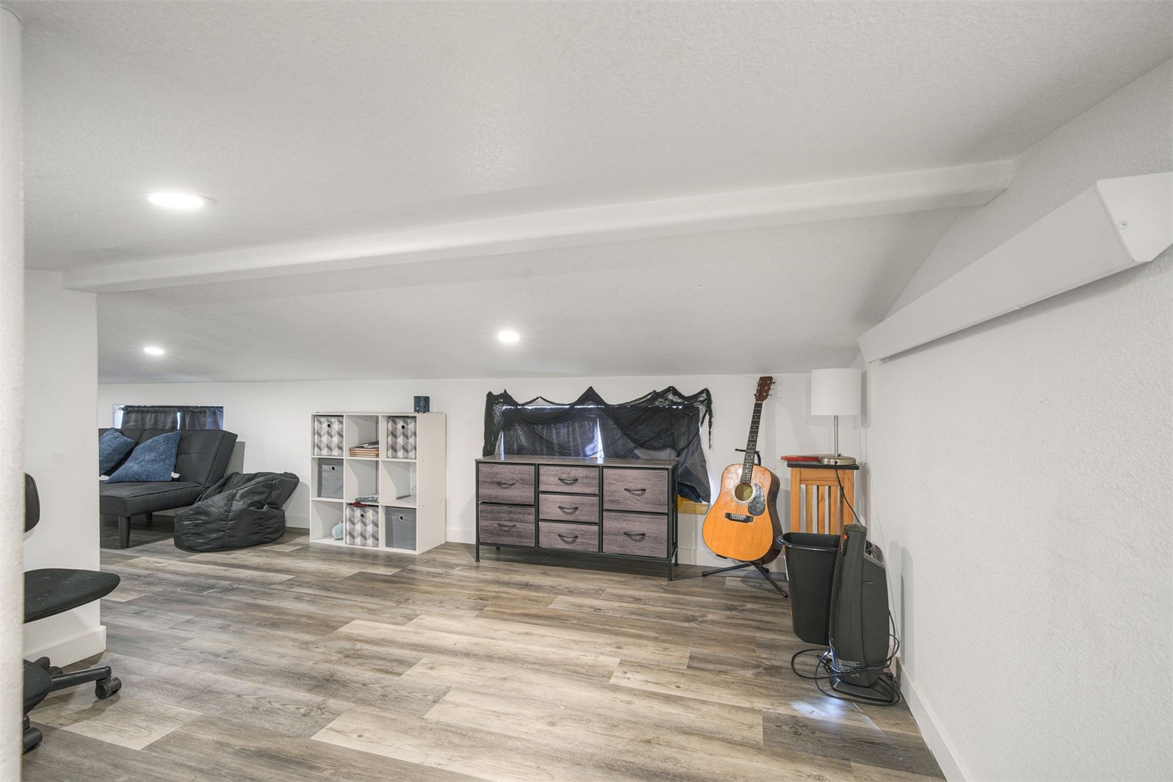 85 Revett DRIVE 26