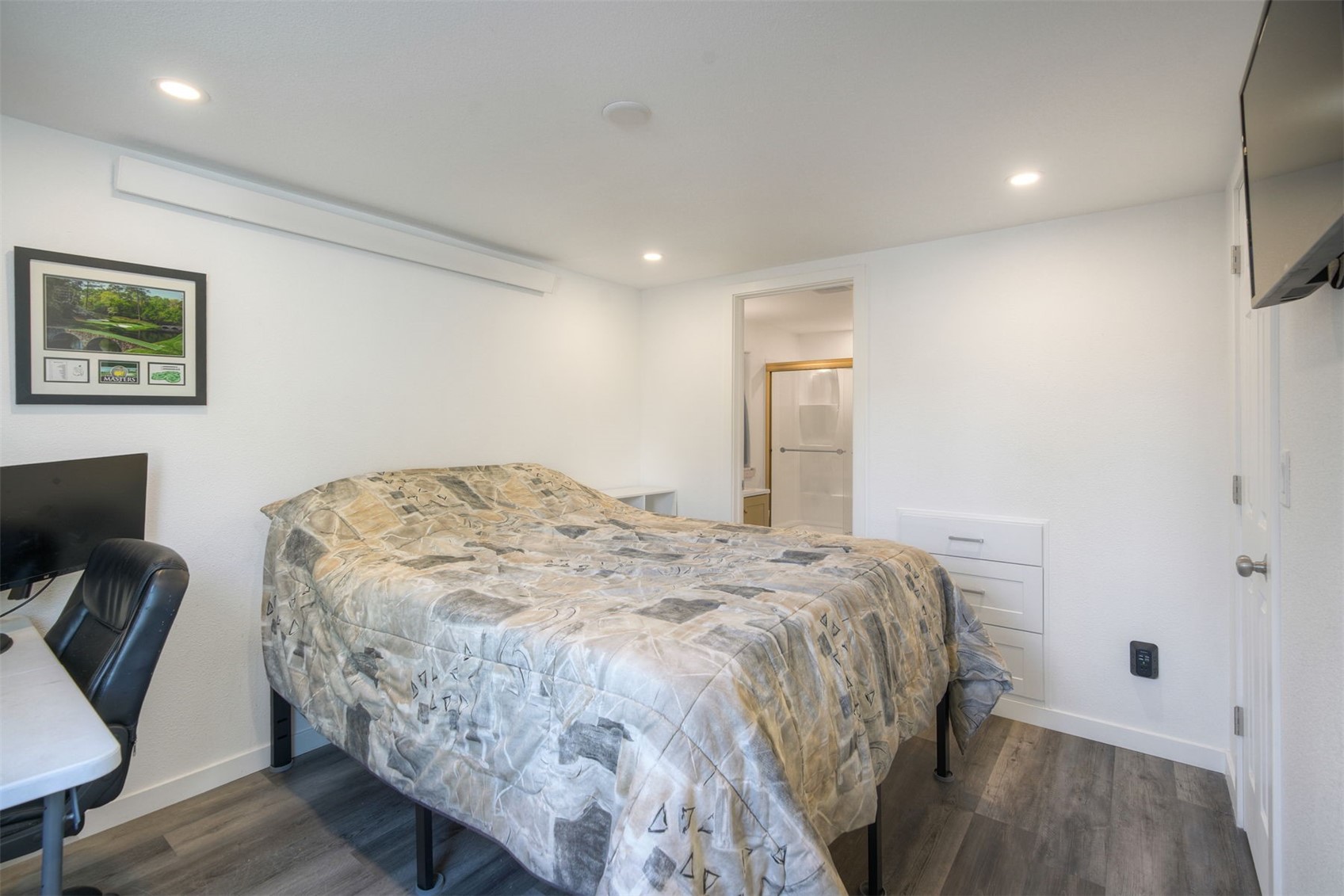 85 Revett DRIVE 26