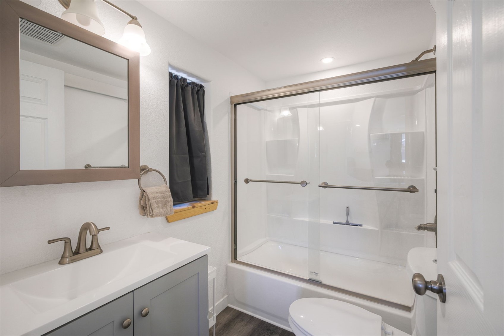 85 Revett DRIVE 26