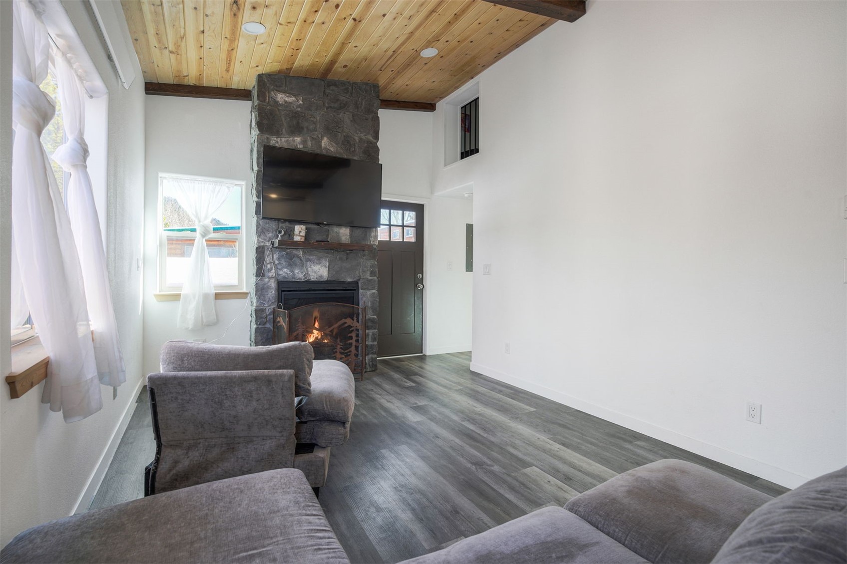 85 Revett DRIVE 26