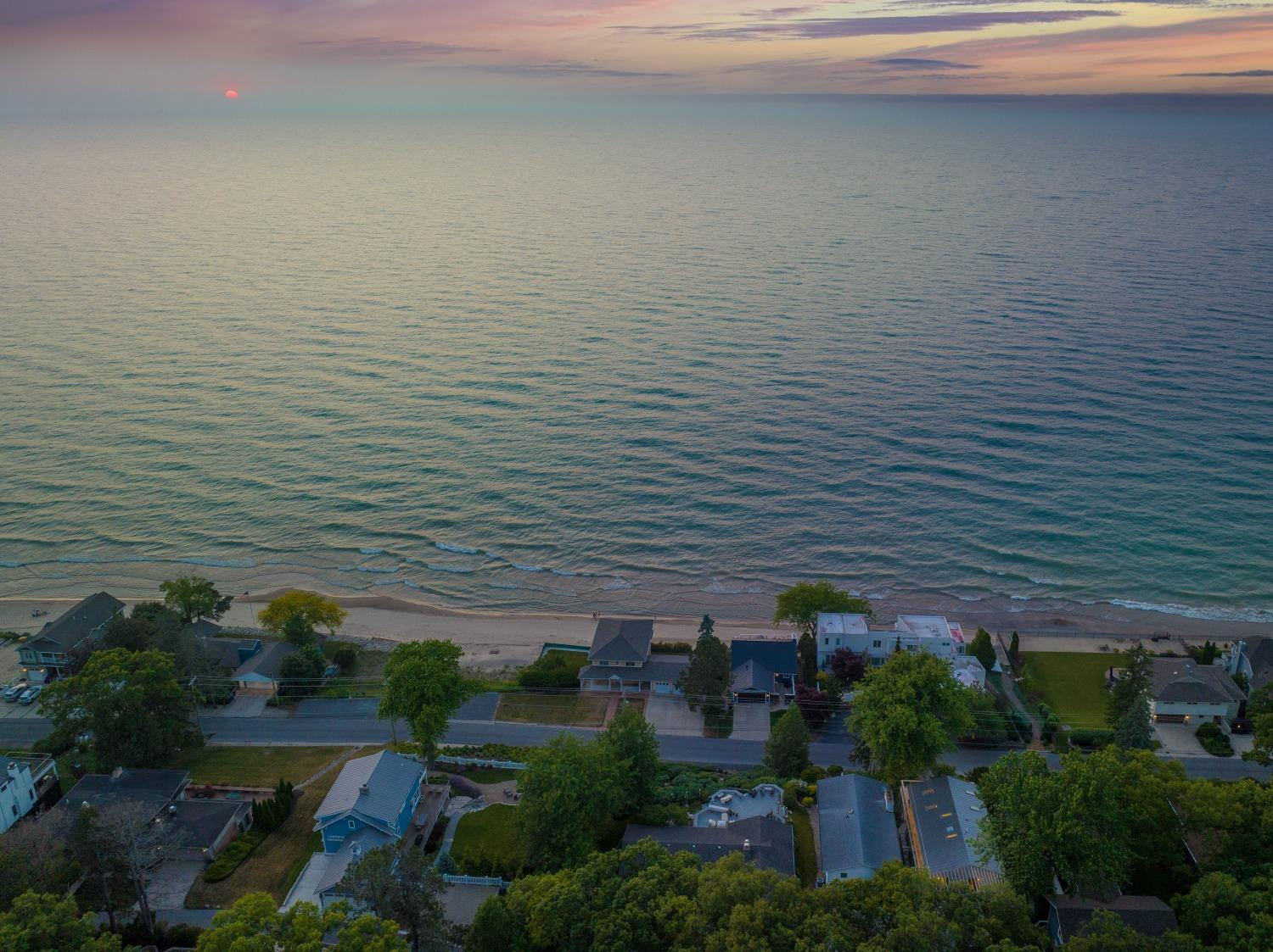 2931 Lake Shore Drive