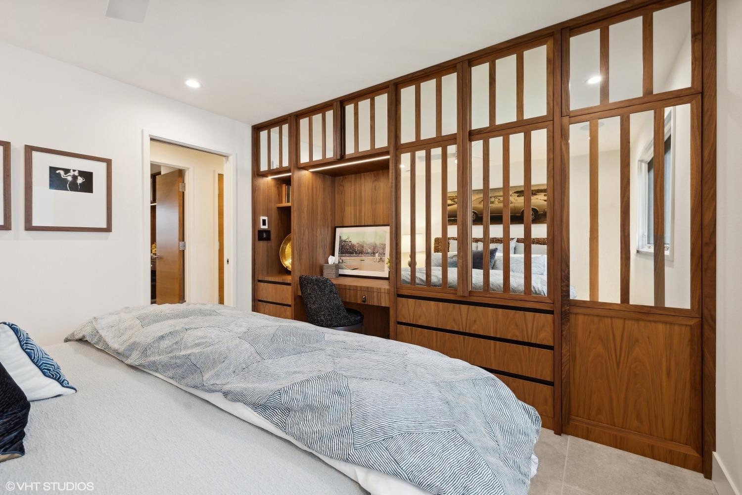 2931 Lake Shore Drive