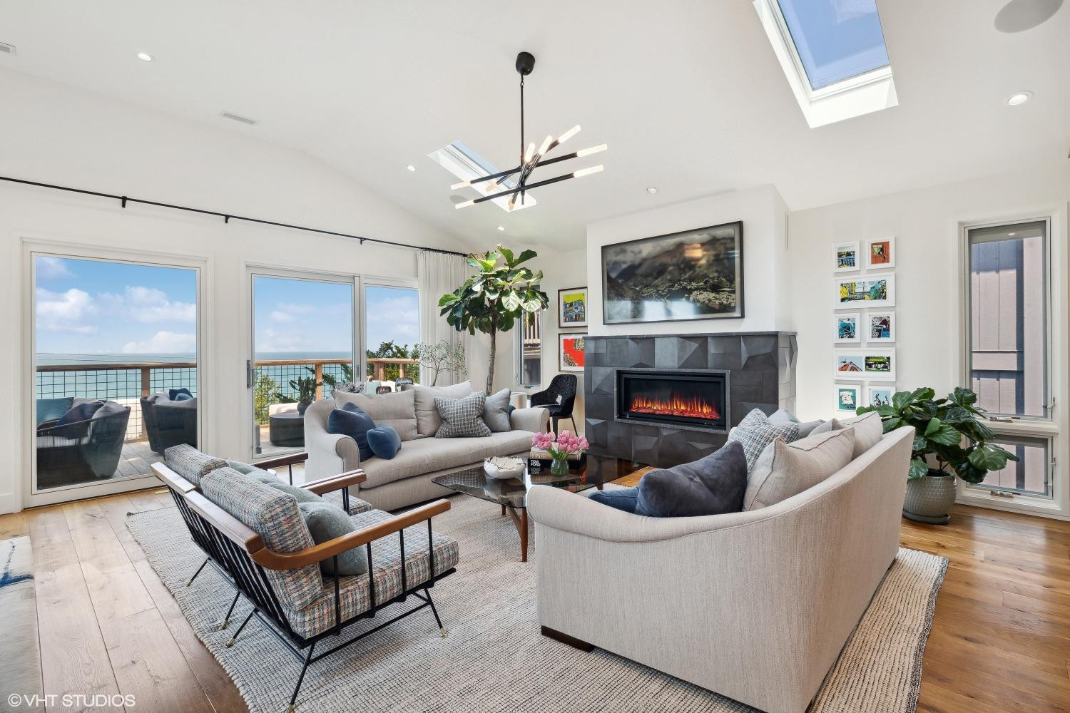 2931 Lake Shore Drive