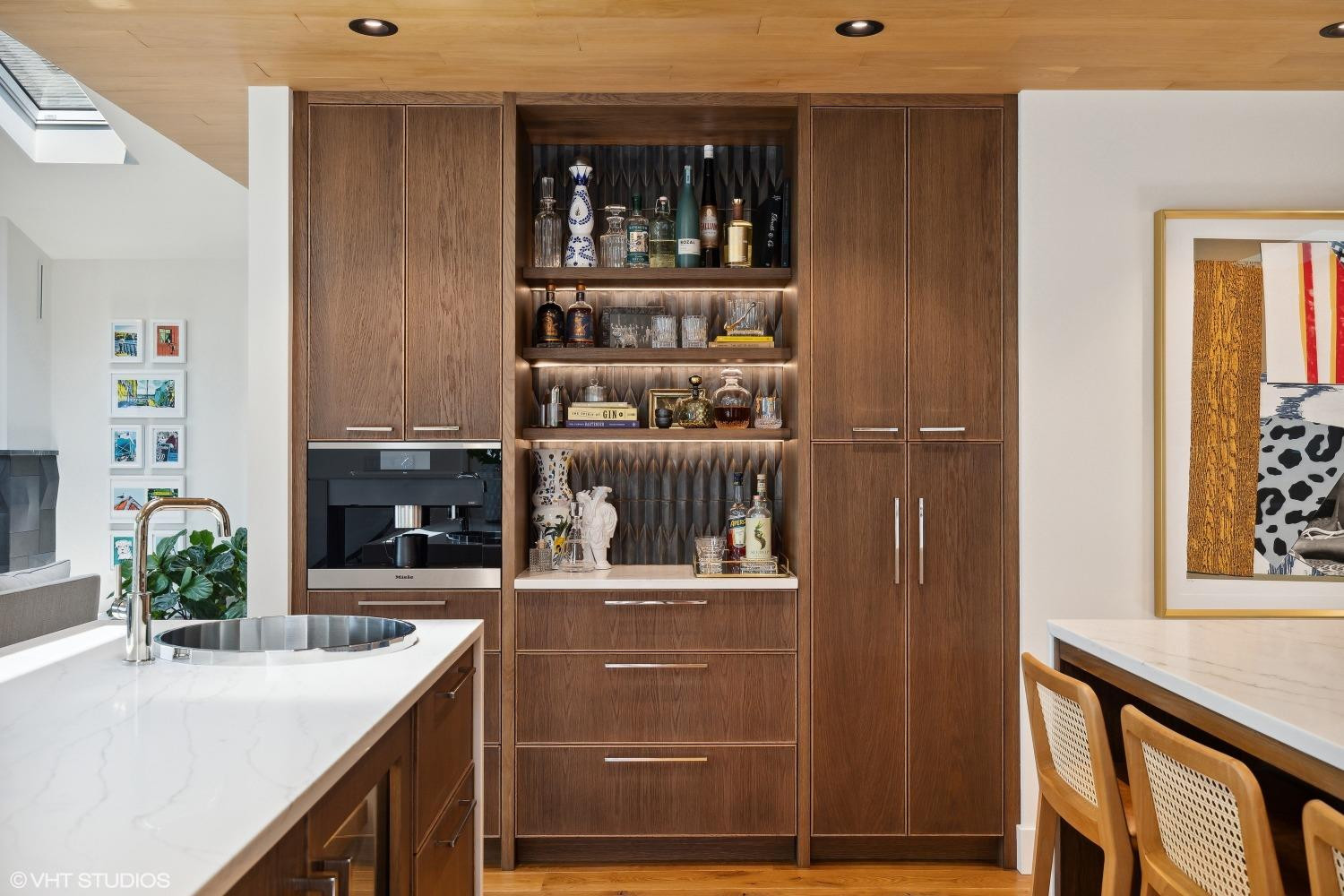 2931 Lake Shore Drive