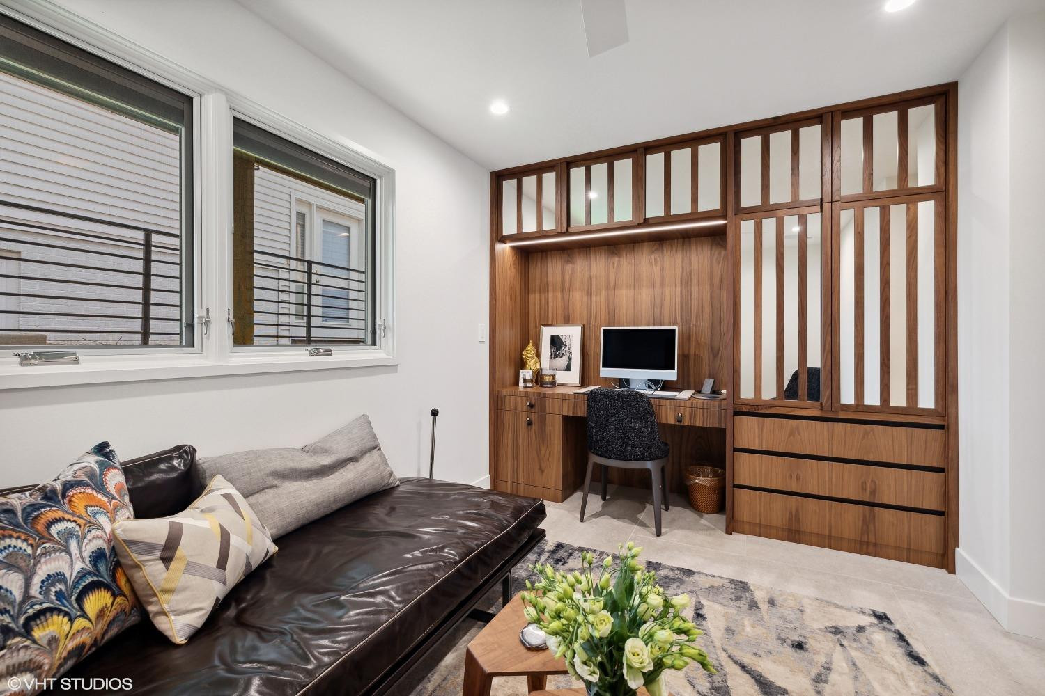 2931 Lake Shore Drive