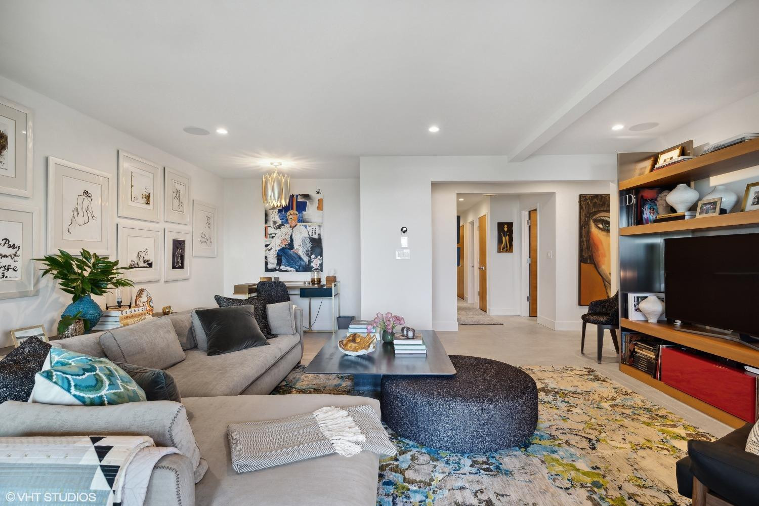 2931 Lake Shore Drive