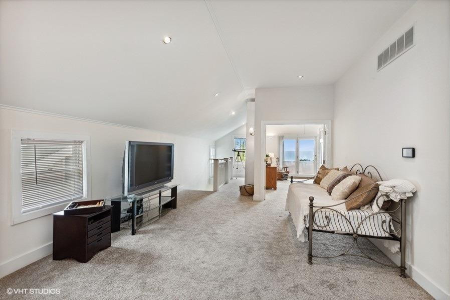 2961 Lake Shore Drive