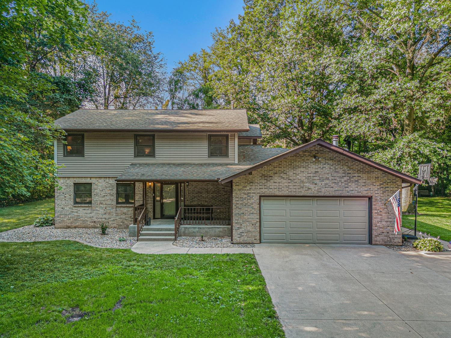 218 Woodsview Street