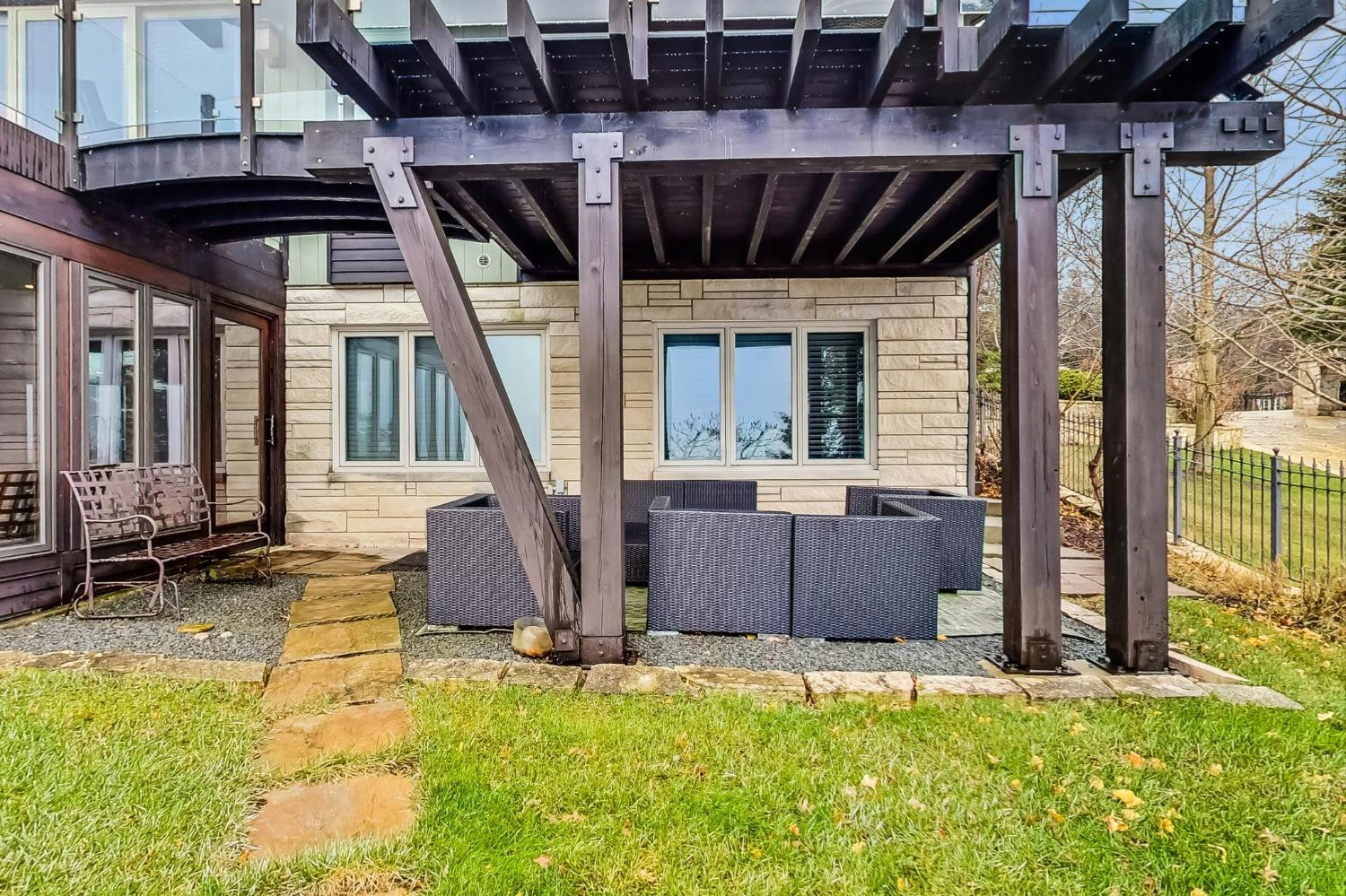 2714 Lake Shore Drive