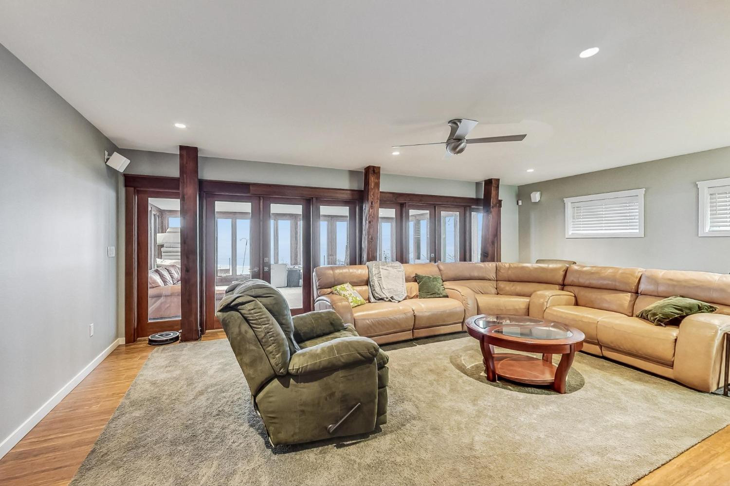 2714 Lake Shore Drive