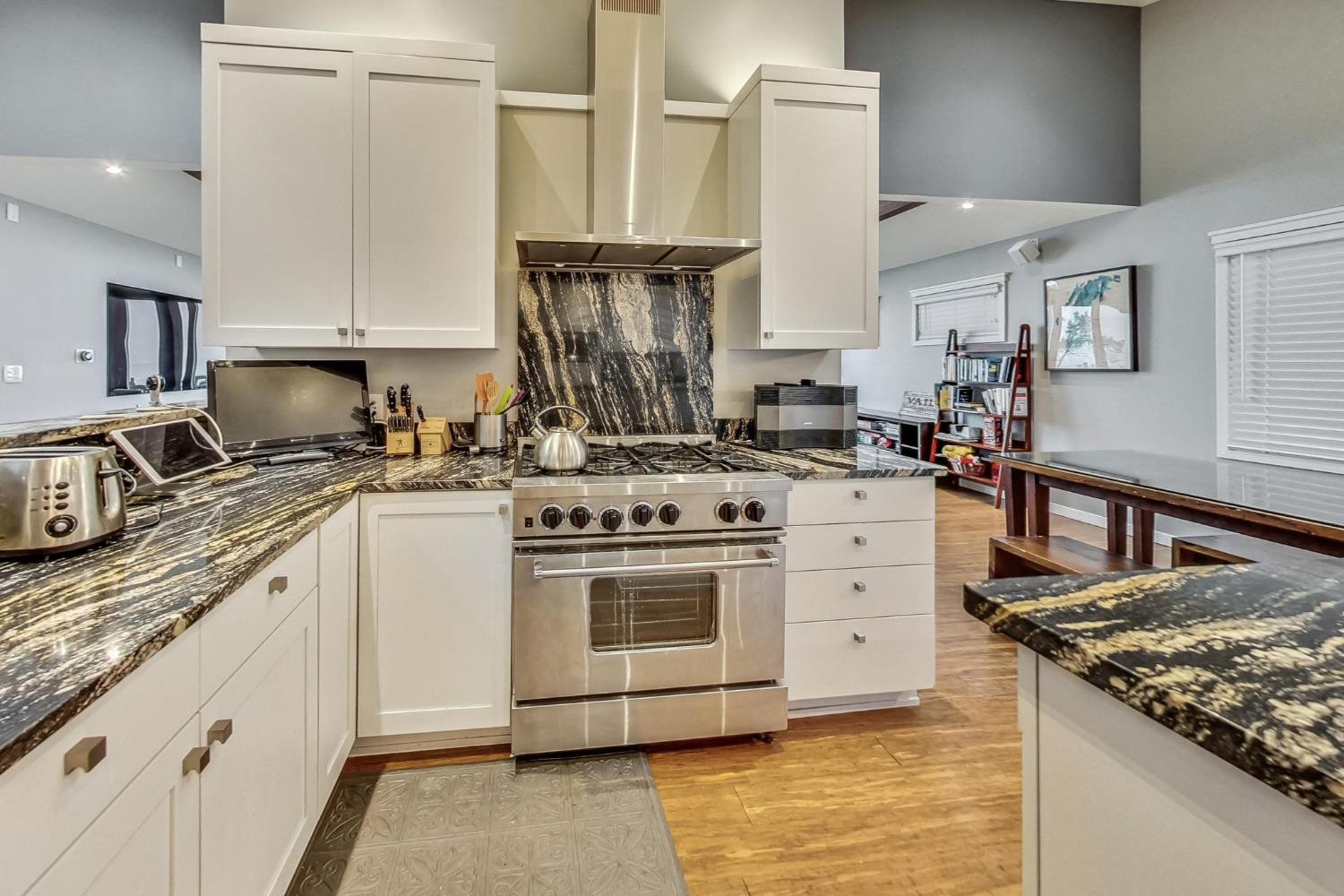 2714 Lake Shore Drive