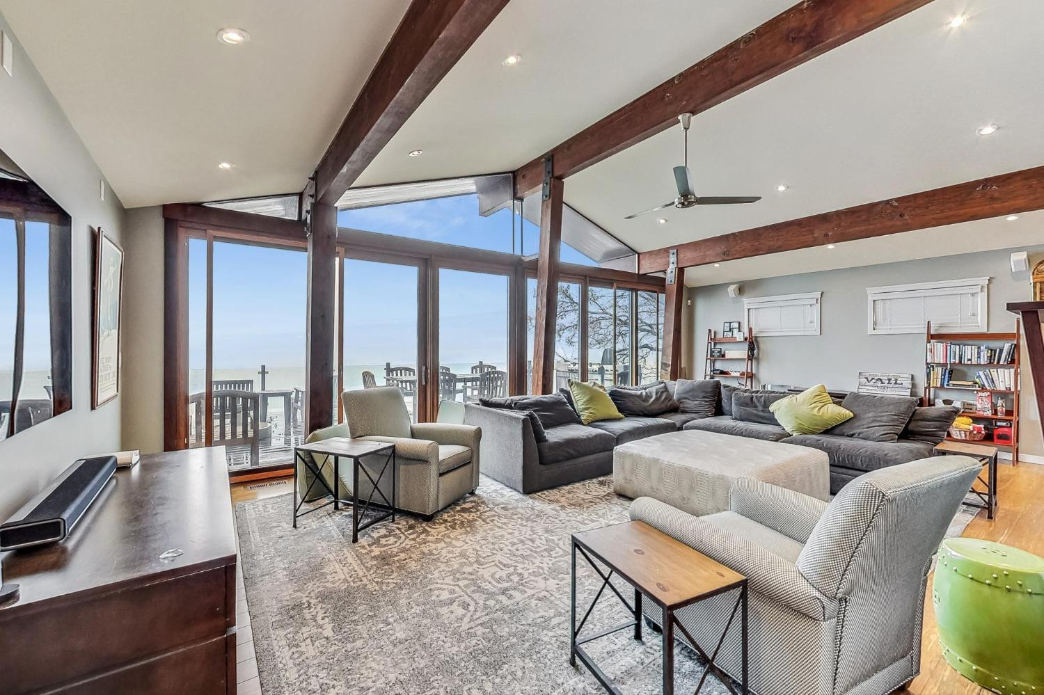2714 Lake Shore Drive