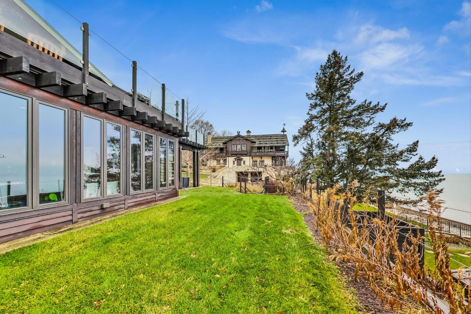 2714 Lake Shore Drive