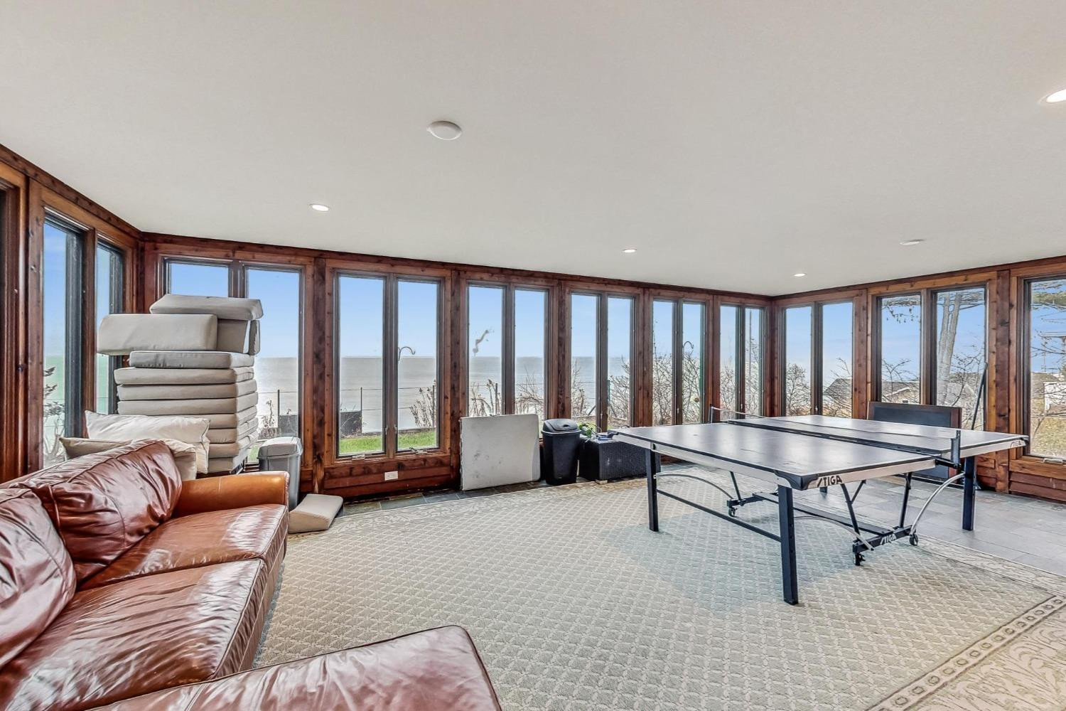 2714 Lake Shore Drive