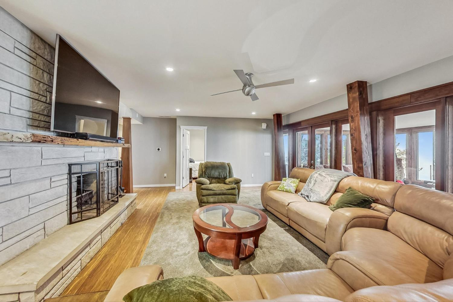 2714 Lake Shore Drive