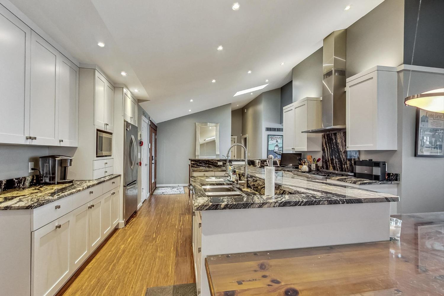 2714 Lake Shore Drive