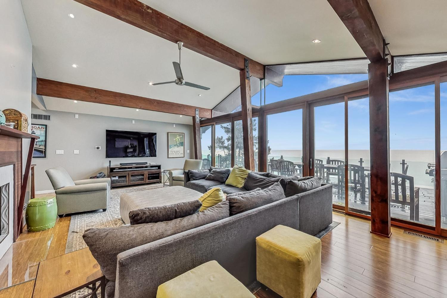 2714 Lake Shore Drive