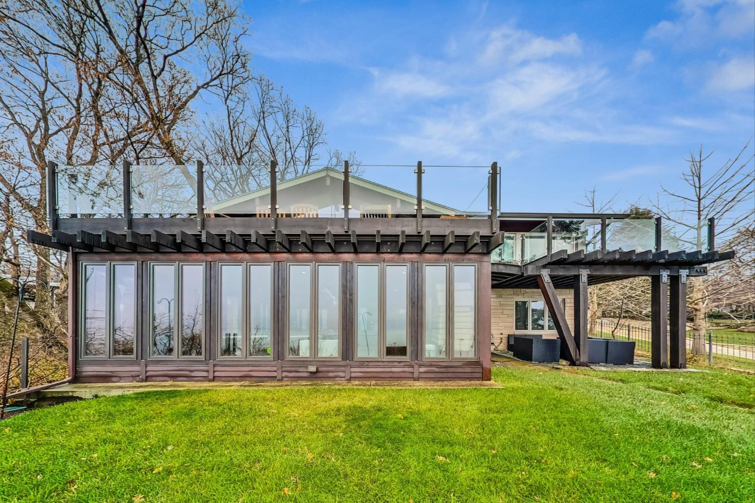 2714 Lake Shore Drive