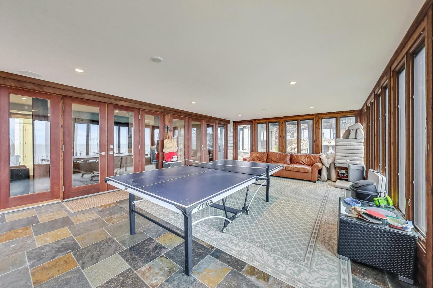 2714 Lake Shore Drive