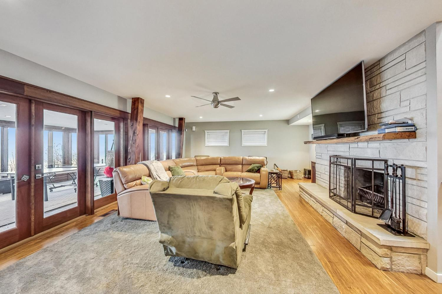 2714 Lake Shore Drive
