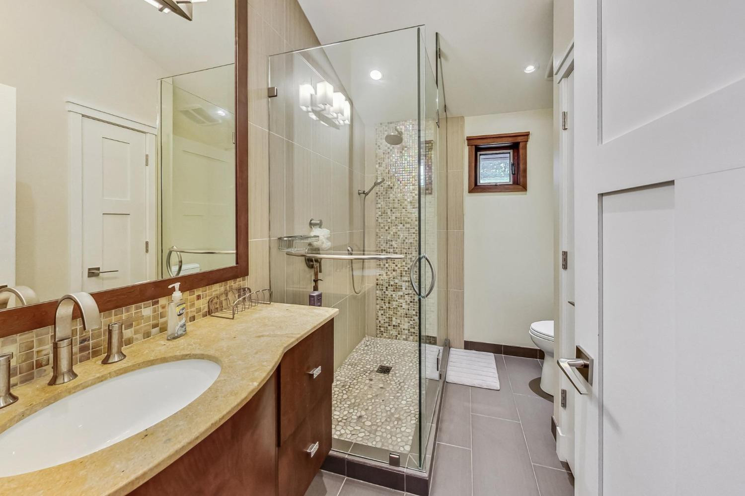 2714 Lake Shore Drive