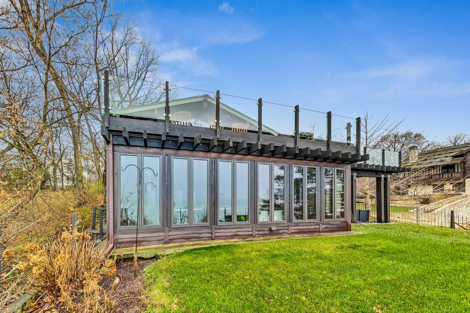 2714 Lake Shore Drive