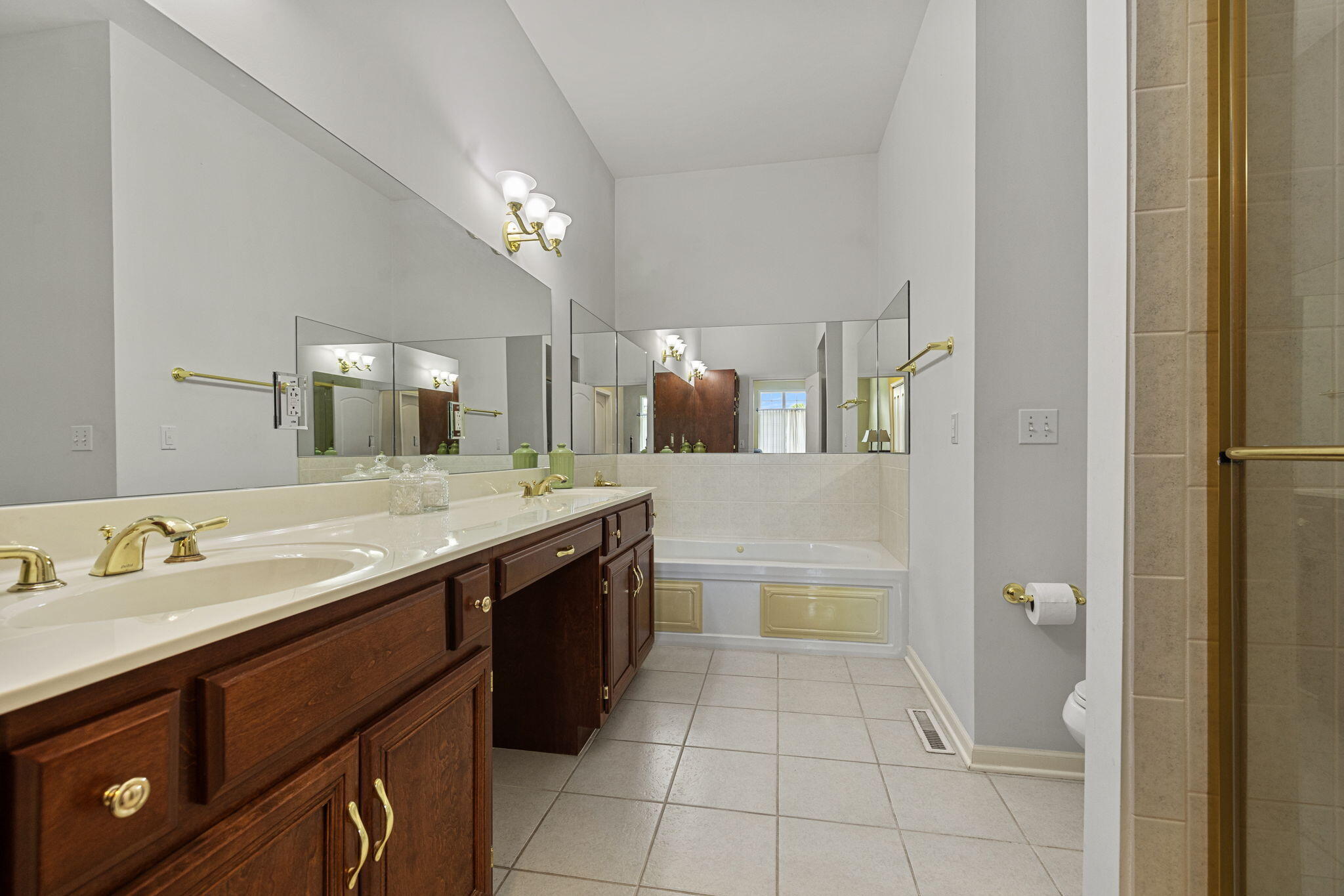 3224 N Briar Leaf Court