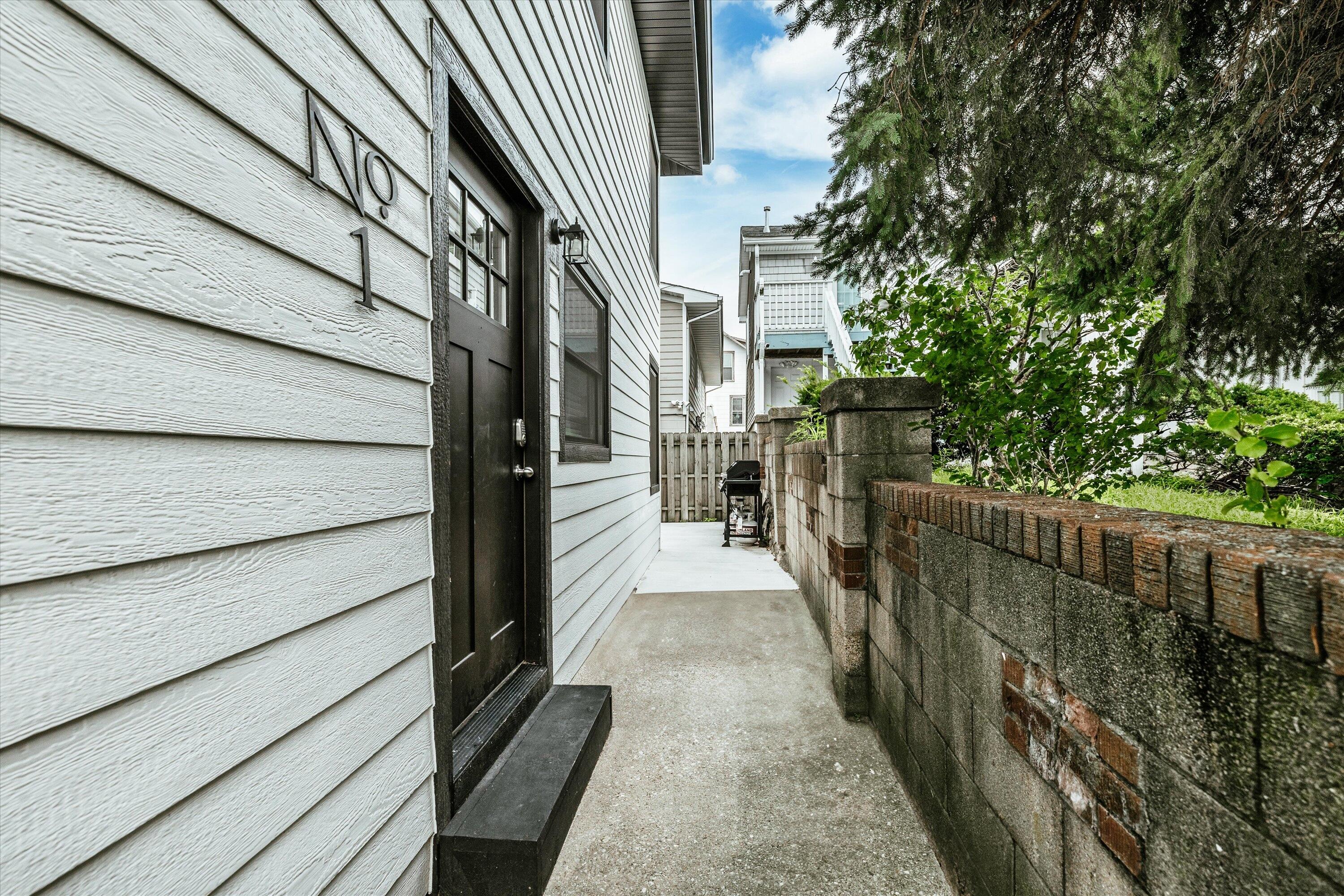 118 N Lake Avenue