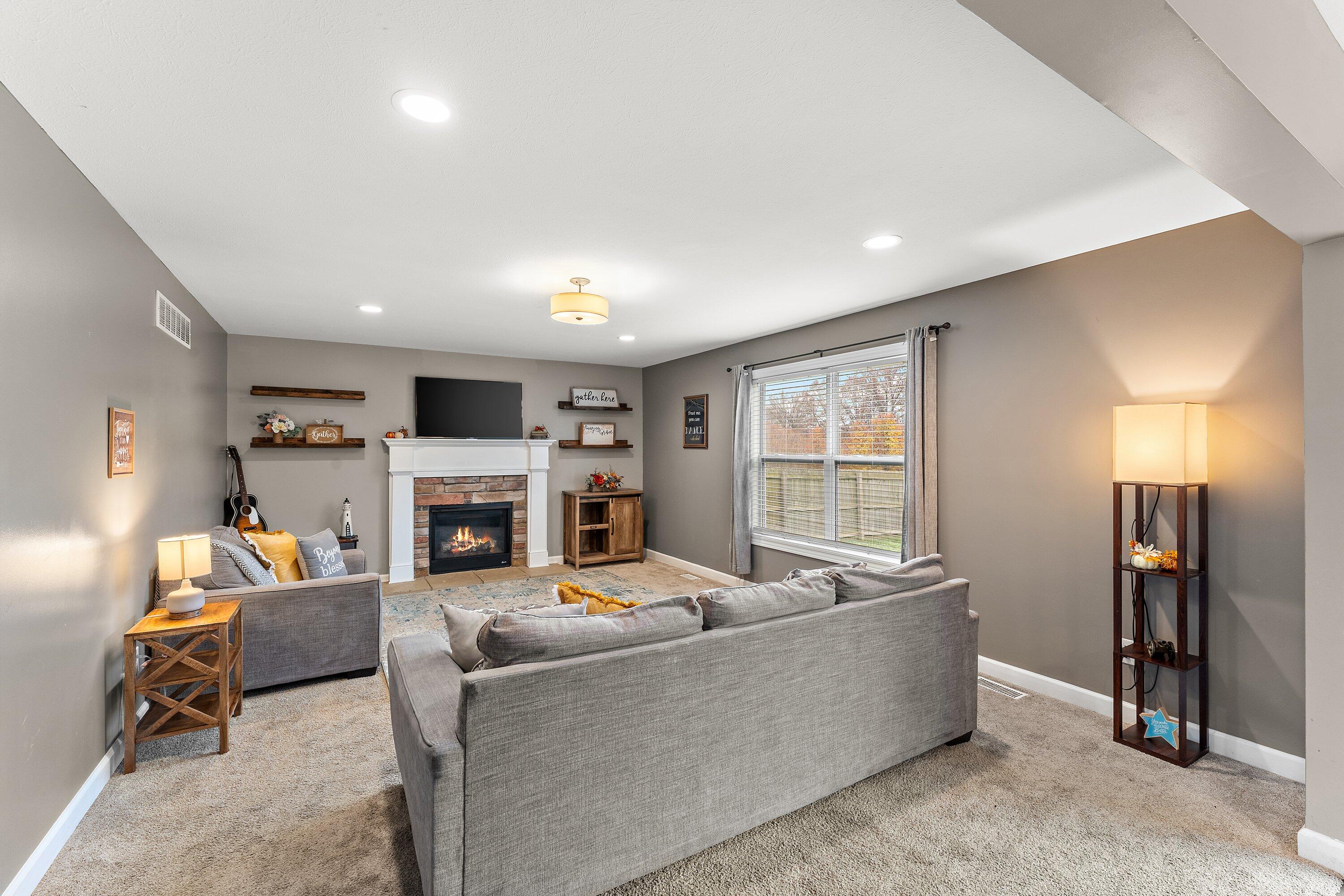 2952 N Morning Glory Avenue