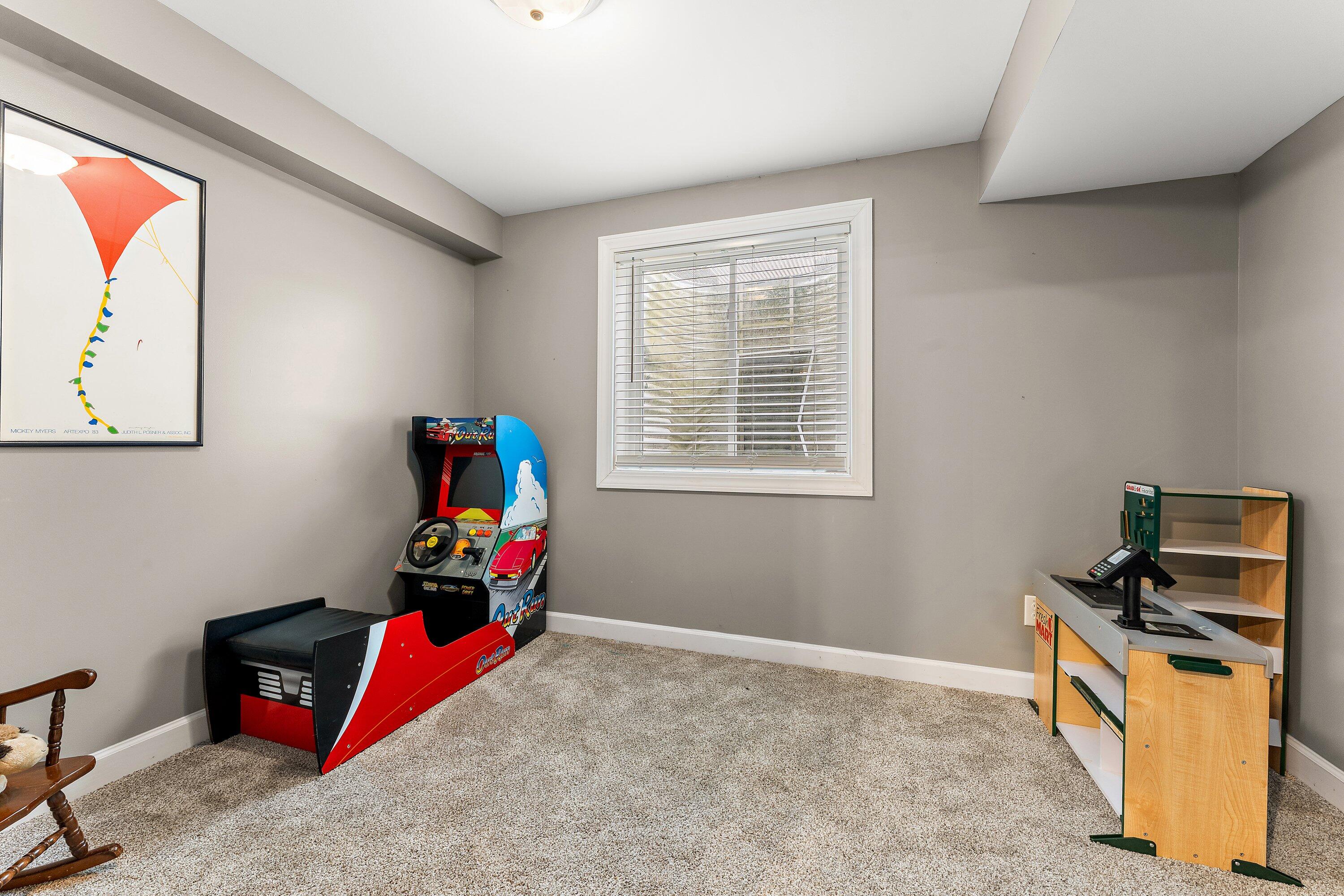 2952 N Morning Glory Avenue