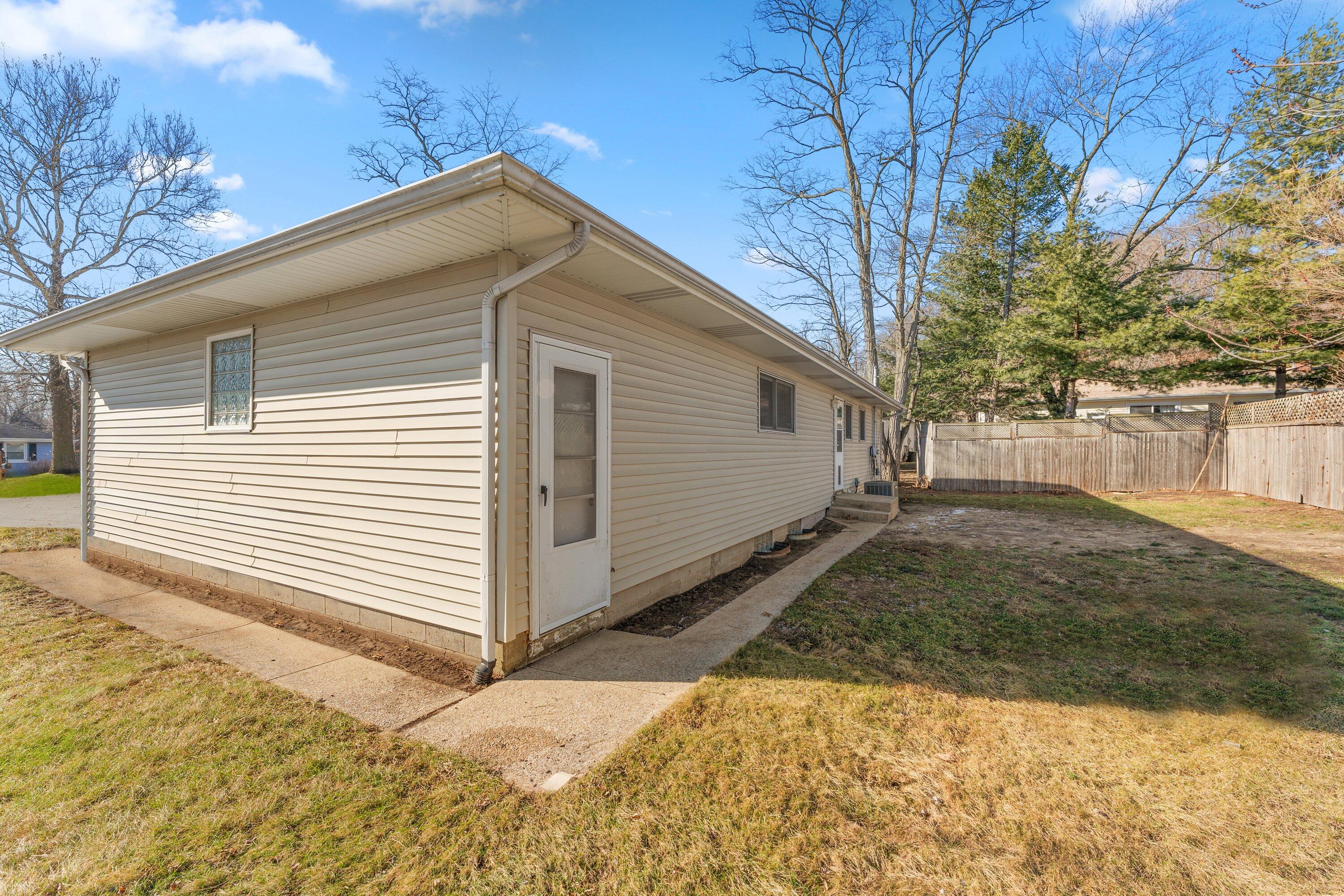 106 Lake Hills Road