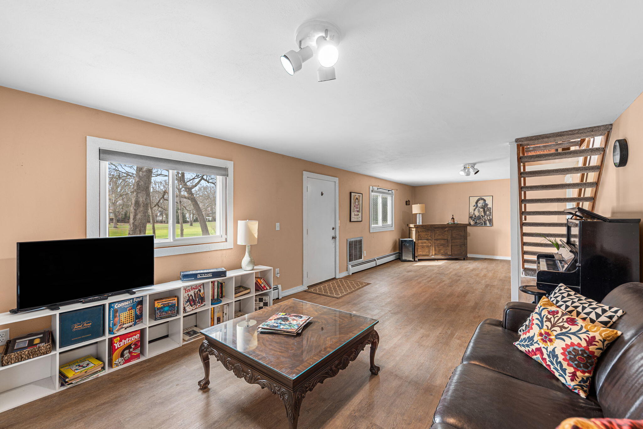 2401 Florimond Drive