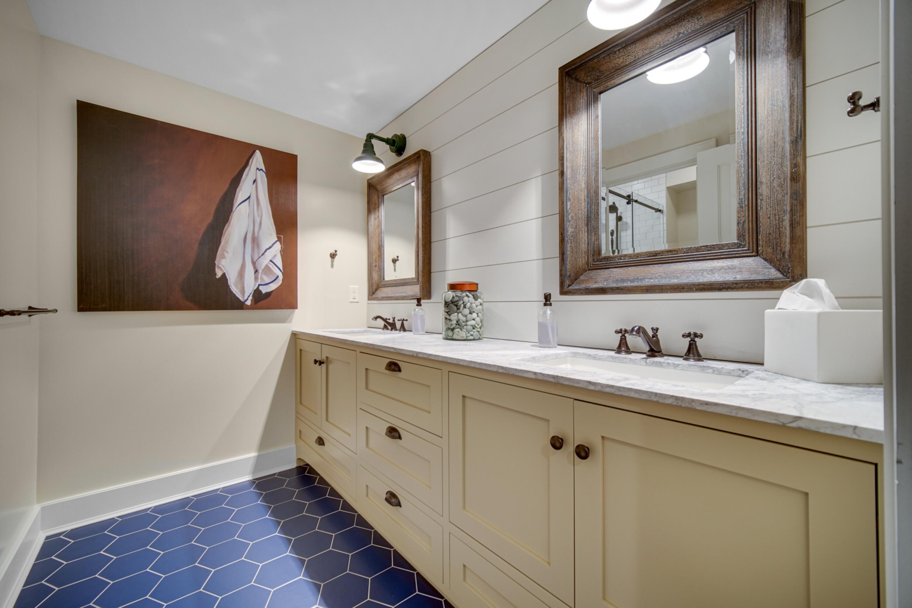 3402 Iroquois Trail