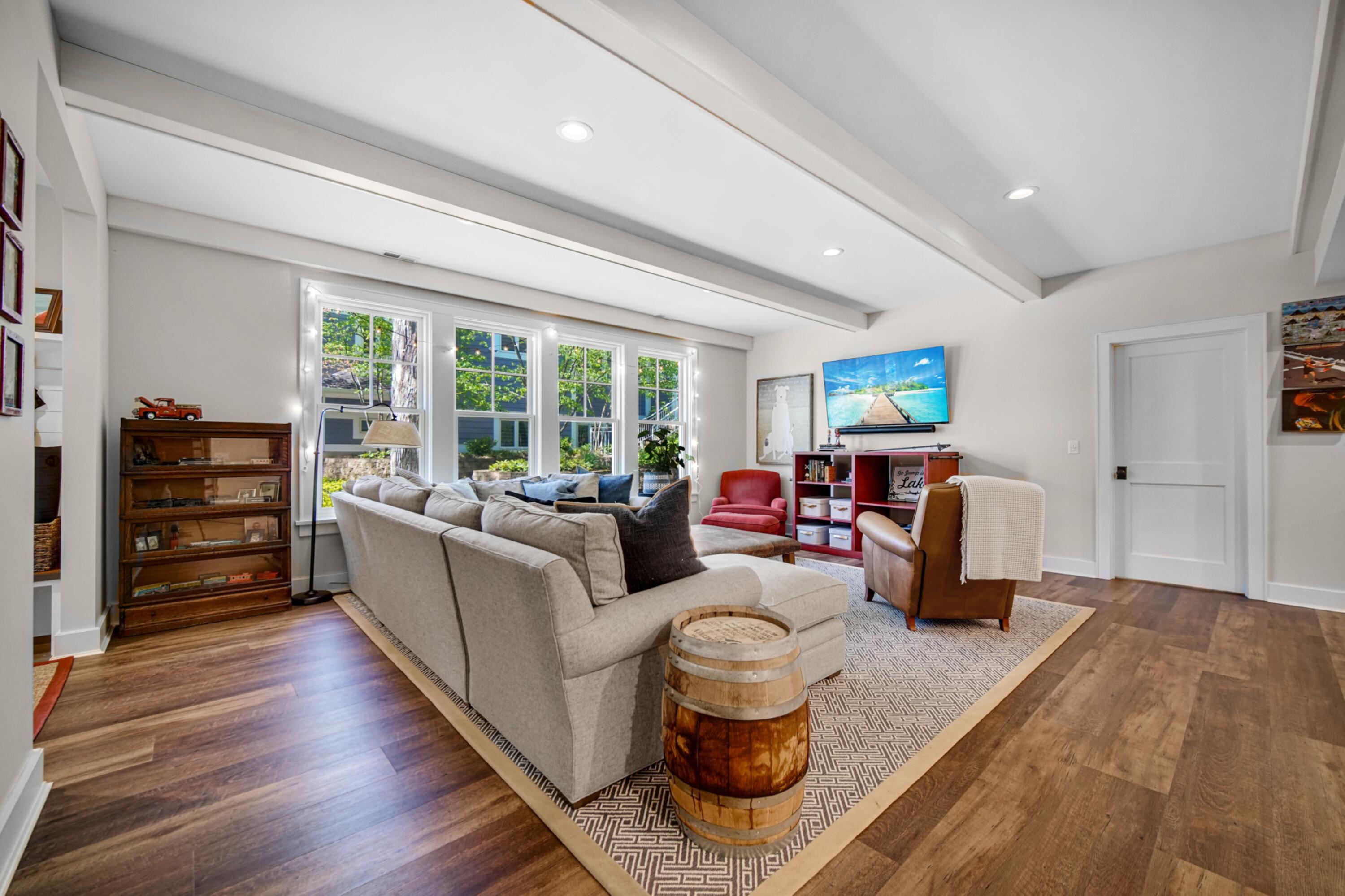 3402 Iroquois Trail