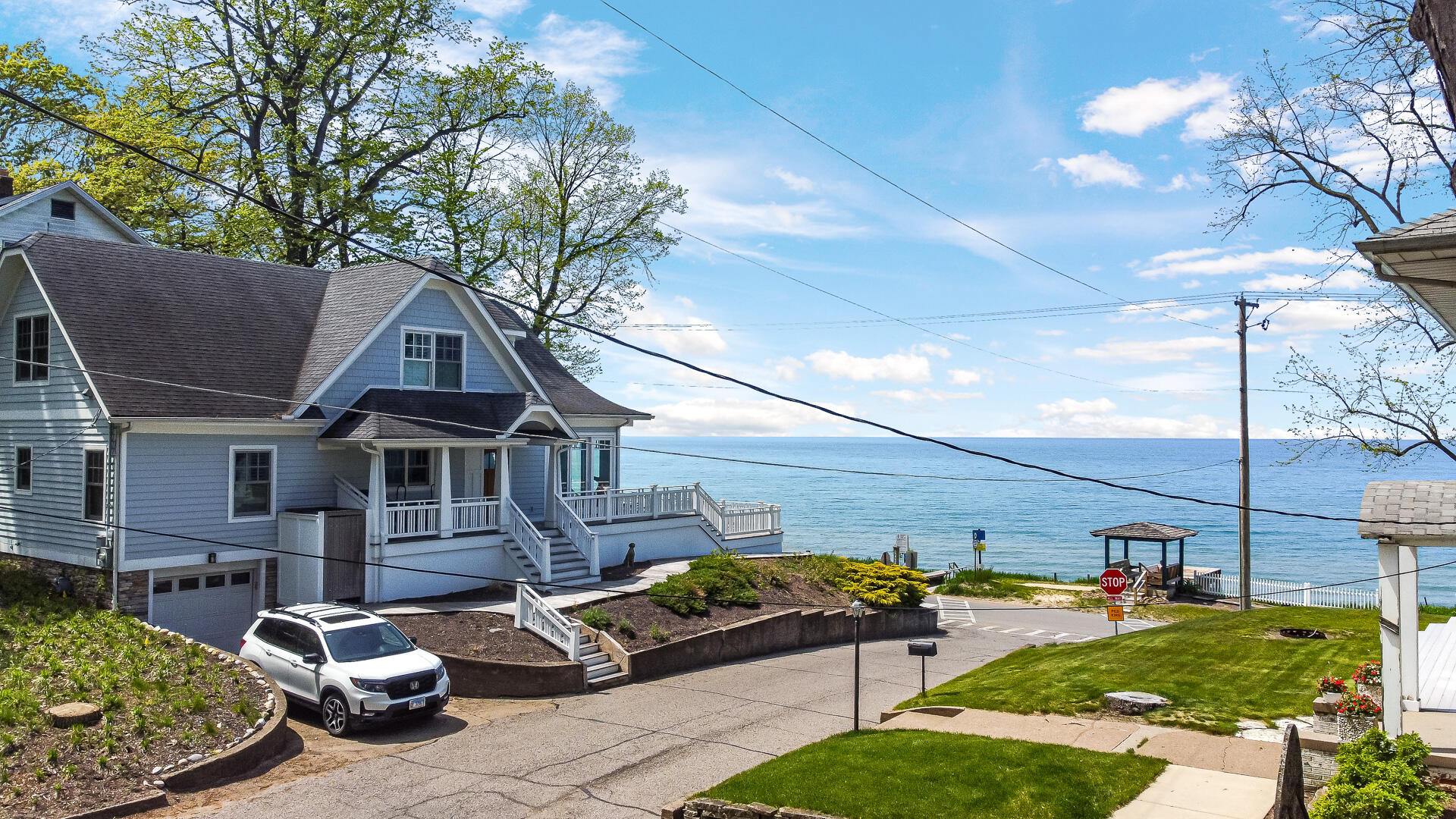 3402 Iroquois Trail