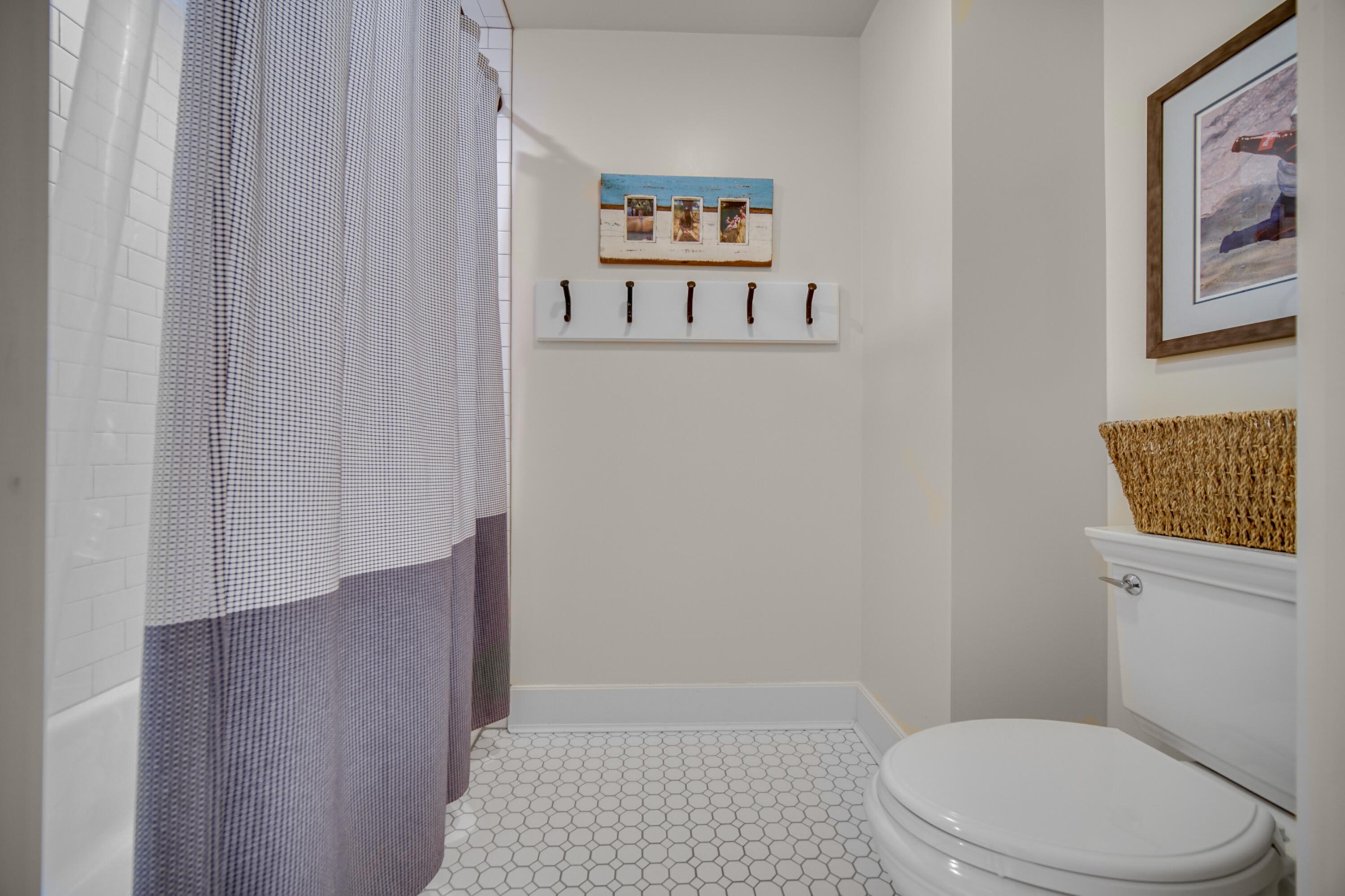 3402 Iroquois Trail