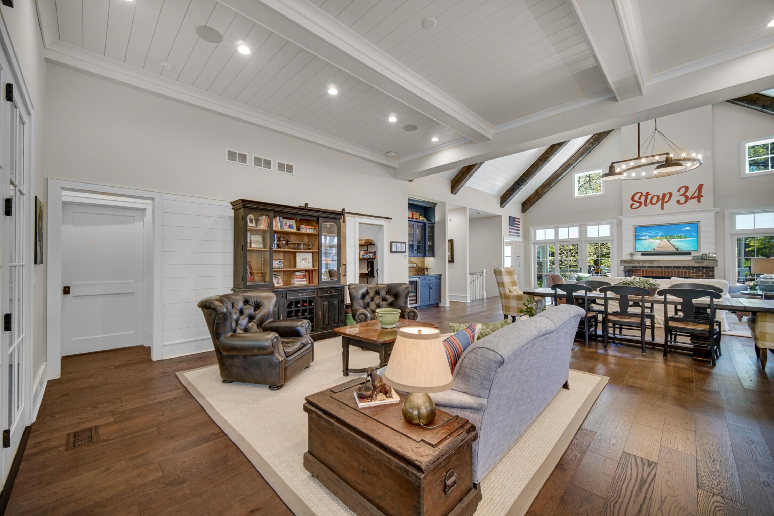 3402 Iroquois Trail