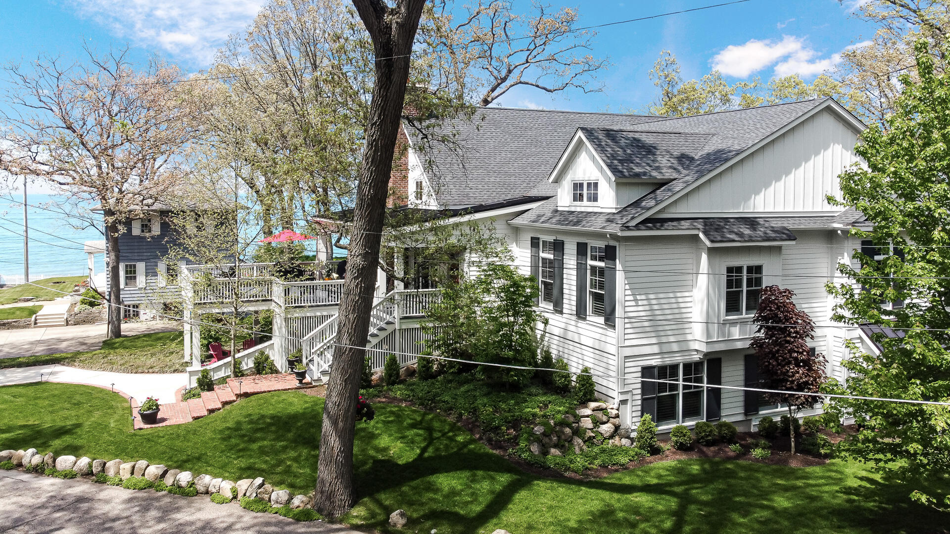 3402 Iroquois Trail