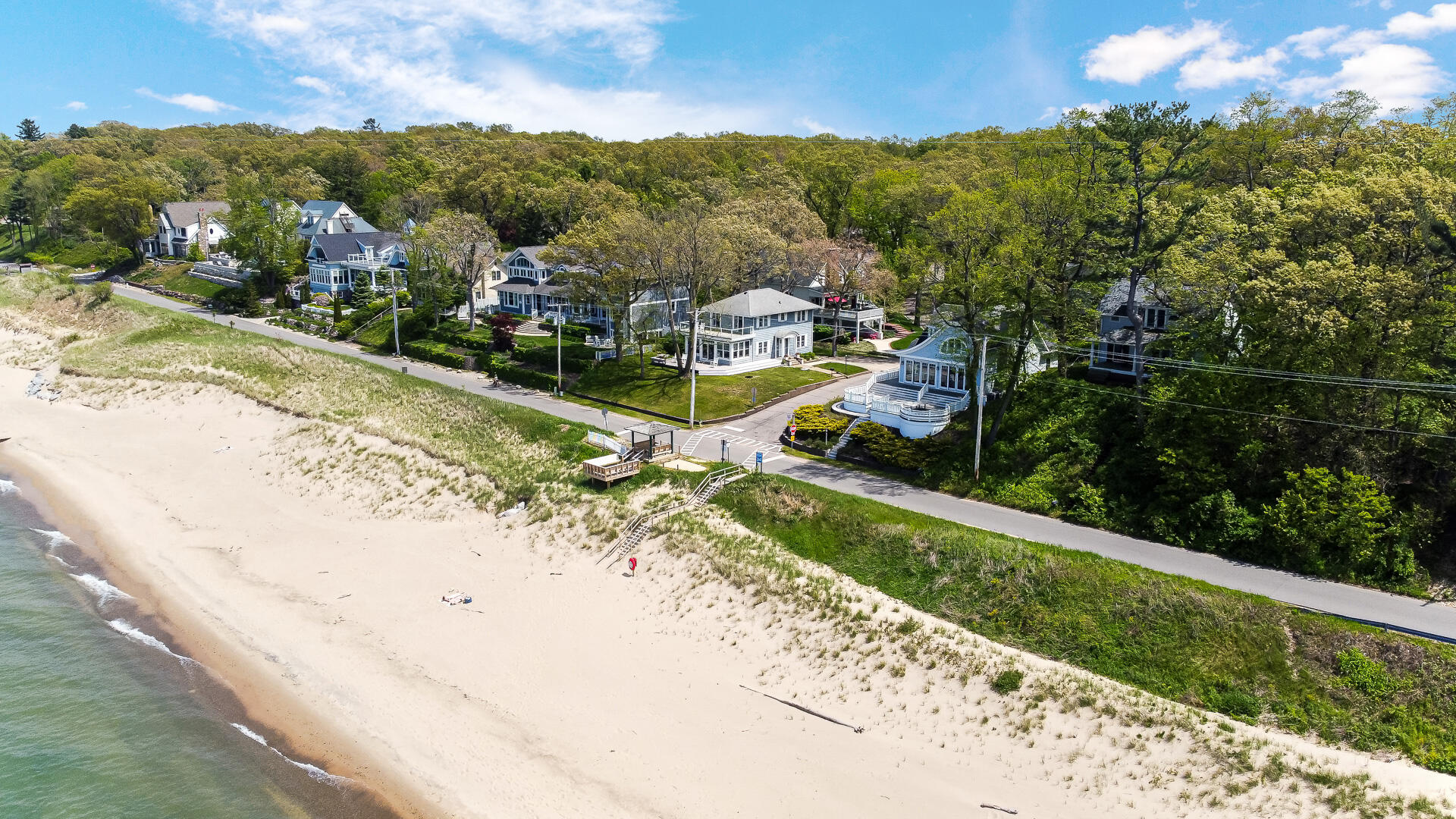 3402 Iroquois Trail