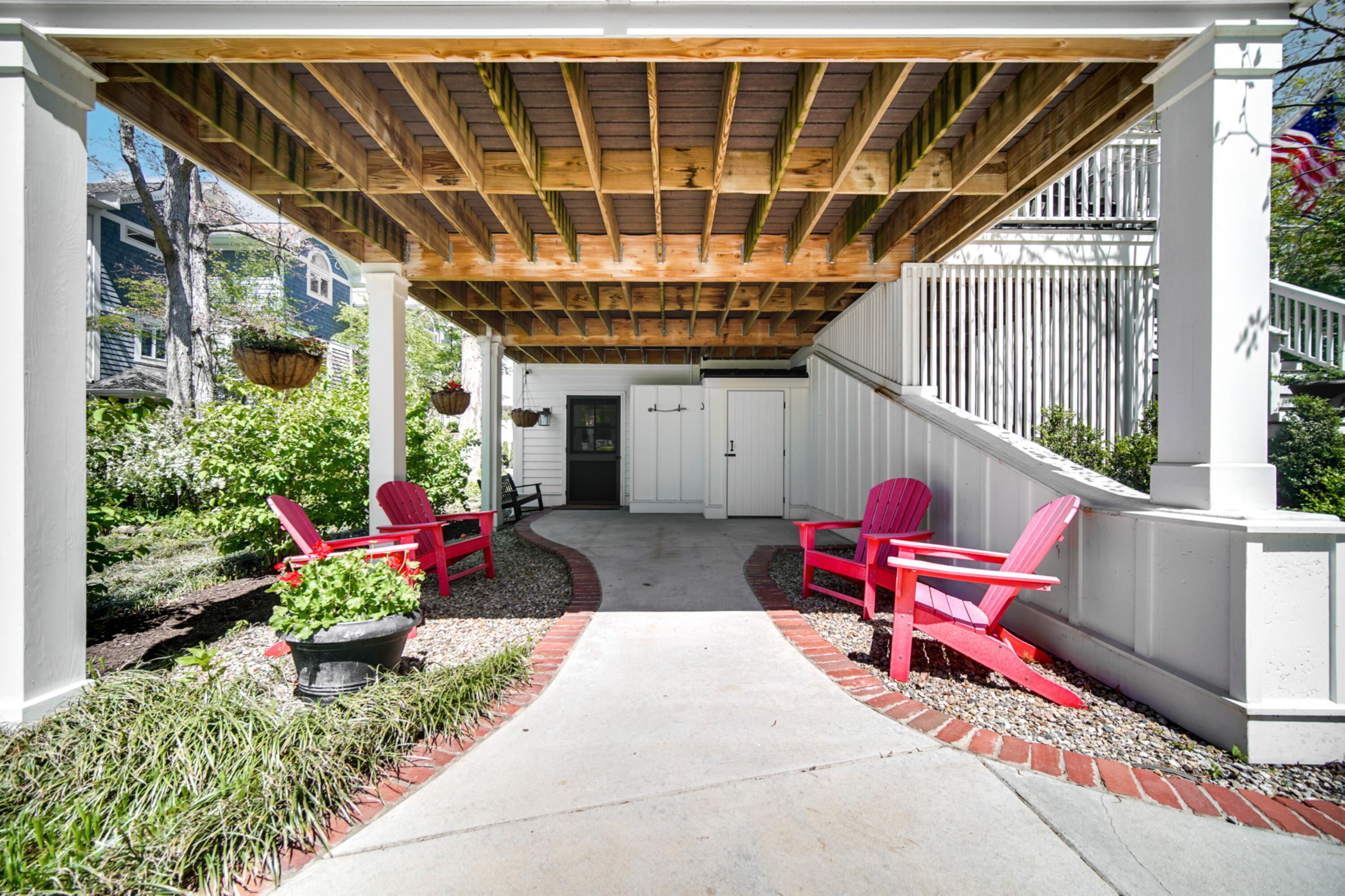 3402 Iroquois Trail