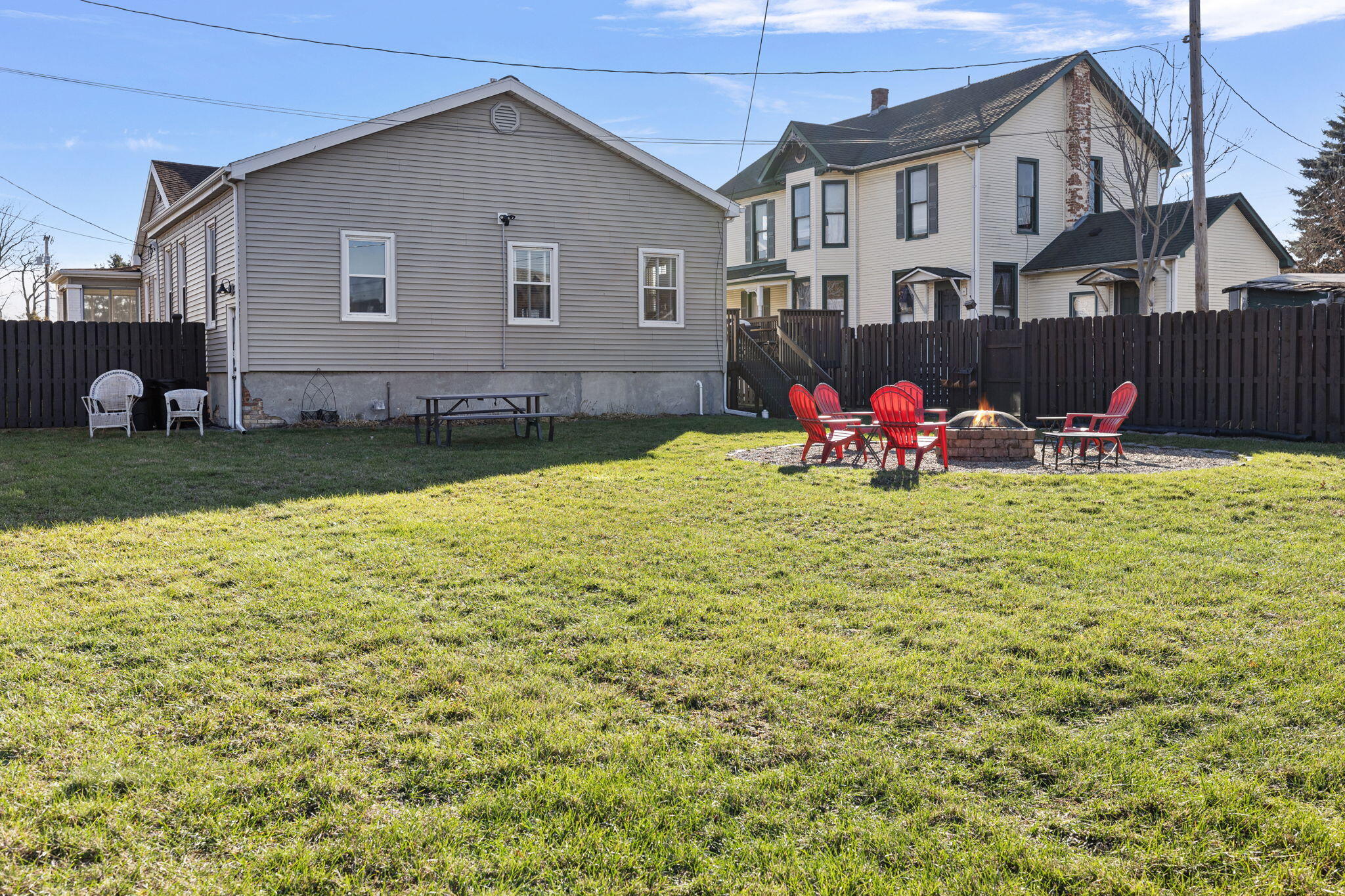 219 W 6th Street