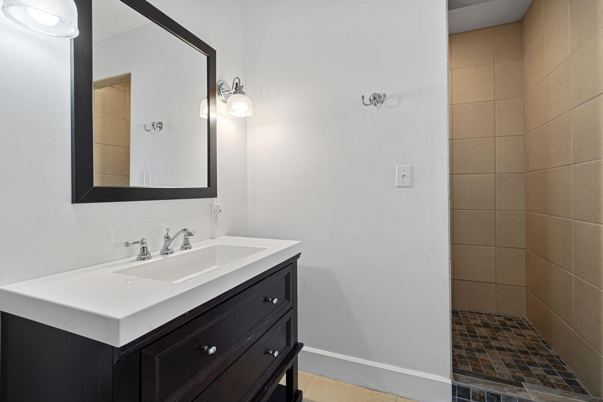 219 W 6th Street