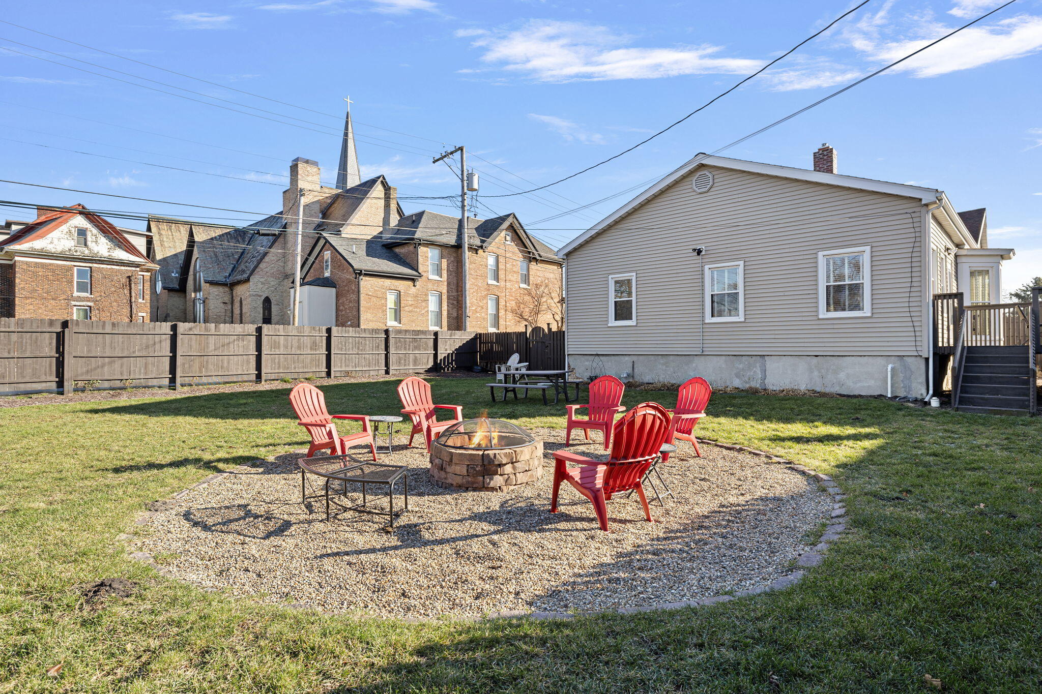 219 W 6th Street